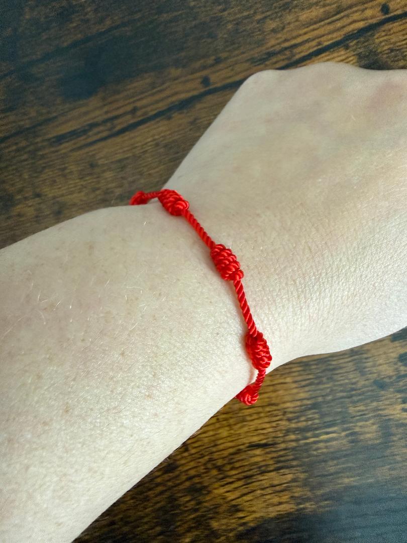 Red 7-Knot Bracelet – Protection & Good Luck